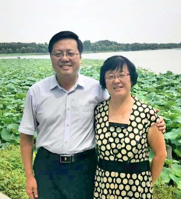作者扈书乘大学时担任文学社副社长，和文学社社长丁宇喜结良缘.jpg